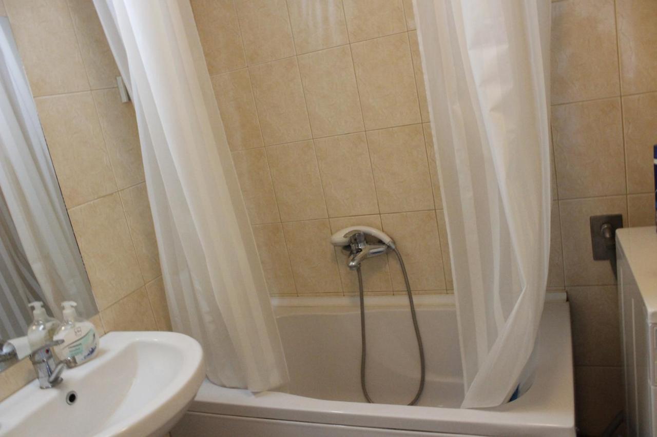אוהריד Two Bedroom Apartment Near Centre מראה חיצוני תמונה